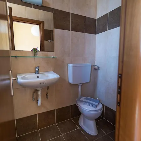 Three Brothers Lejlighedshotel 3*