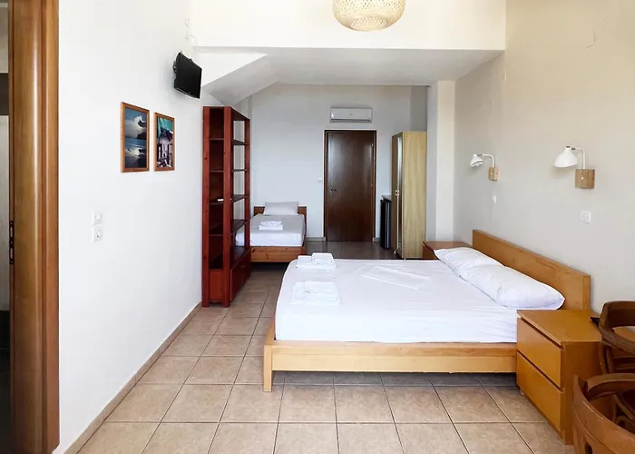 Three Brothers Apart-hotel Mandrákion