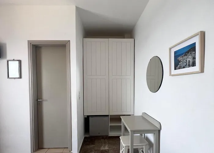 Three Brothers Apart-hotel Mandrákion